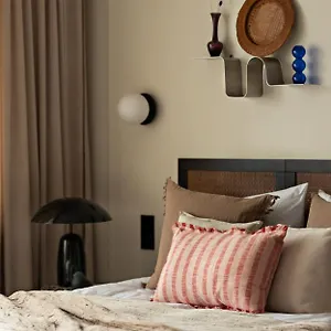 Nafenna 2-bedroom In Old Town Apartment